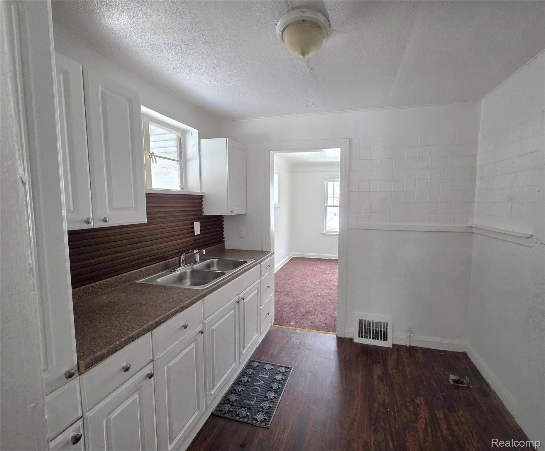 Detroit, MI 48219,18244 Lenore