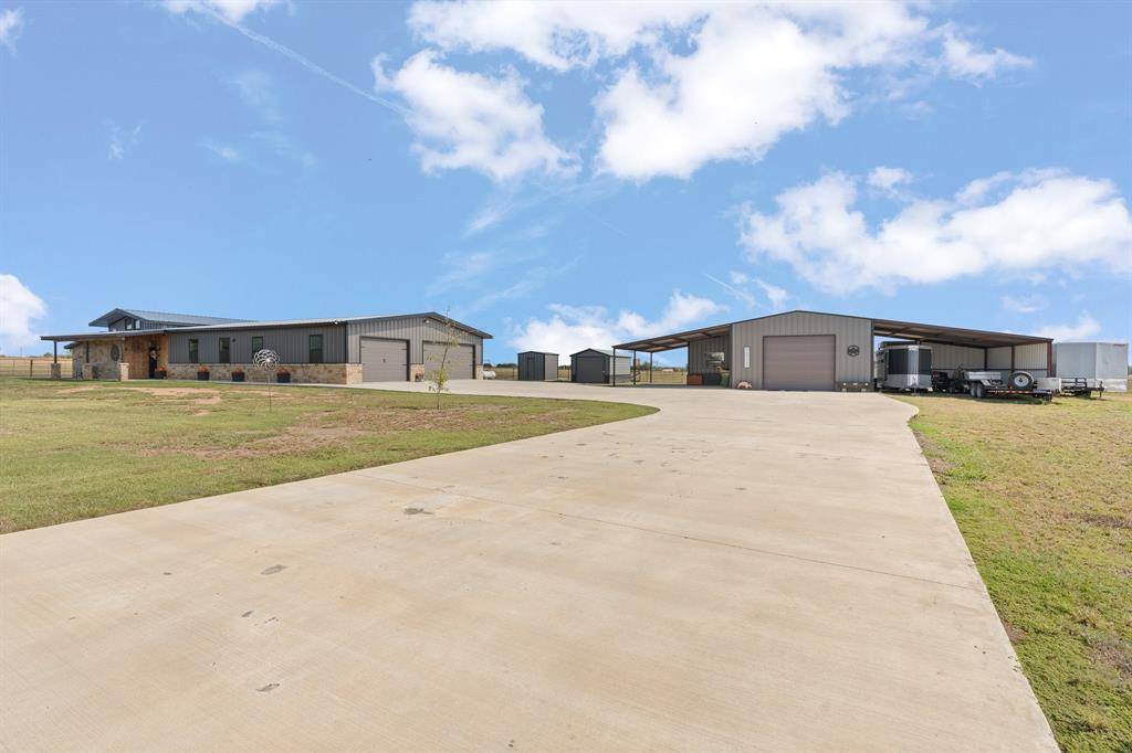 Blum, TX 76627,208 Private Road 107