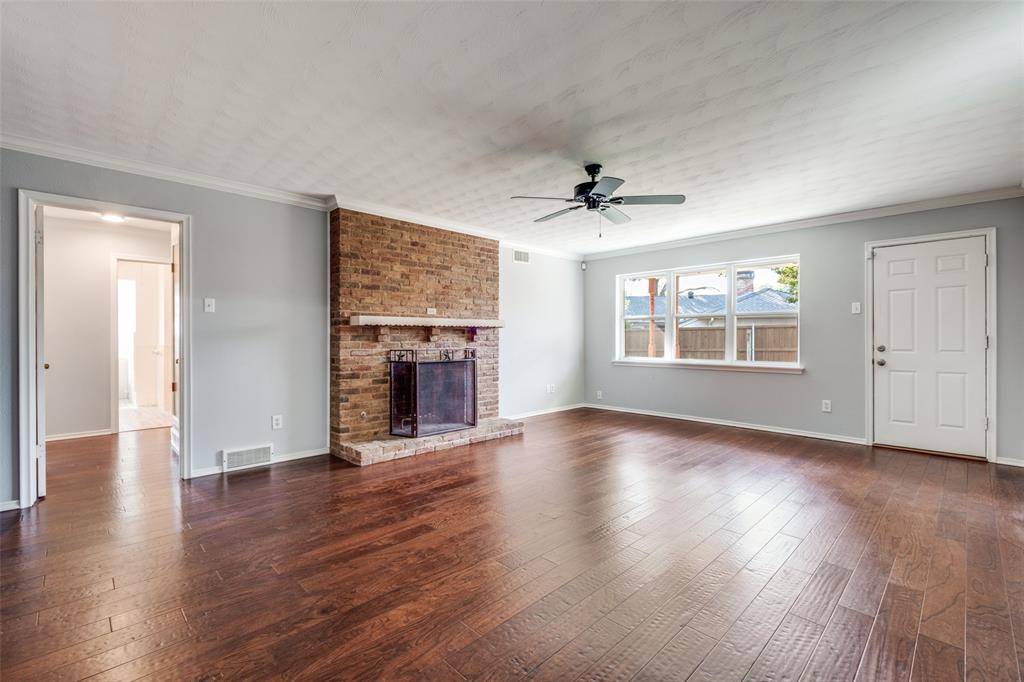 Dallas, TX 75238,10430 Vistadale Drive