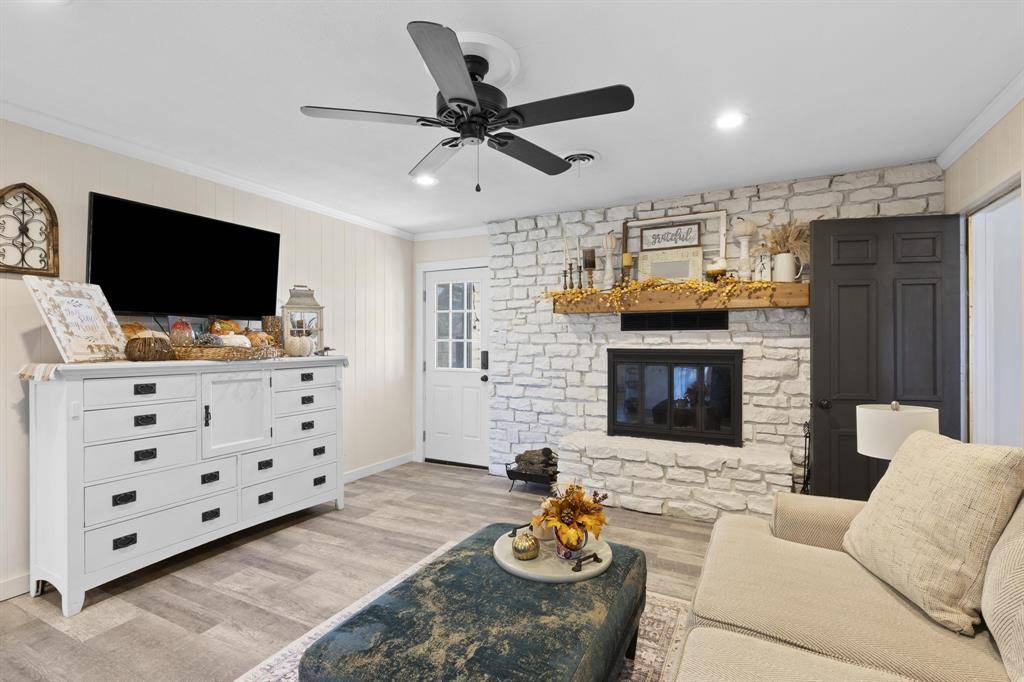 Weatherford, TX 76085,1829 N Main Street