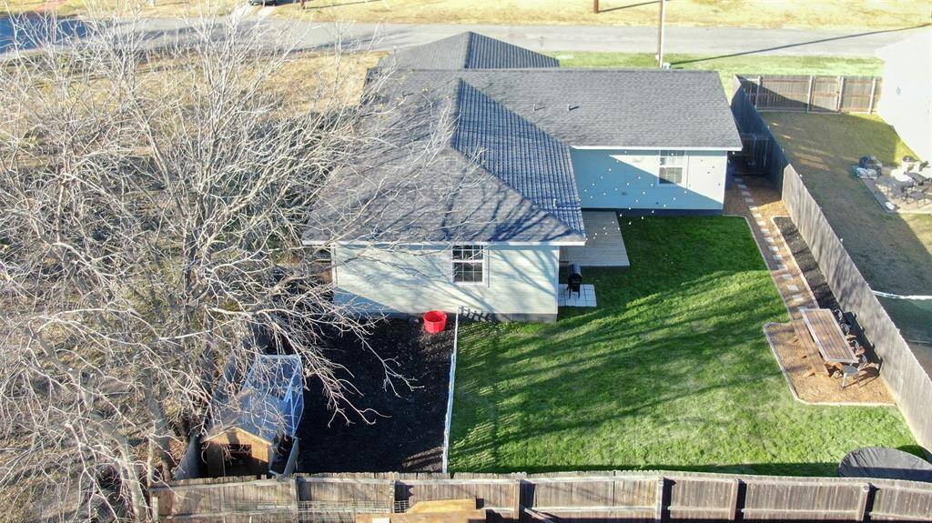 Van Alstyne, TX 75495,271 E Houston Street