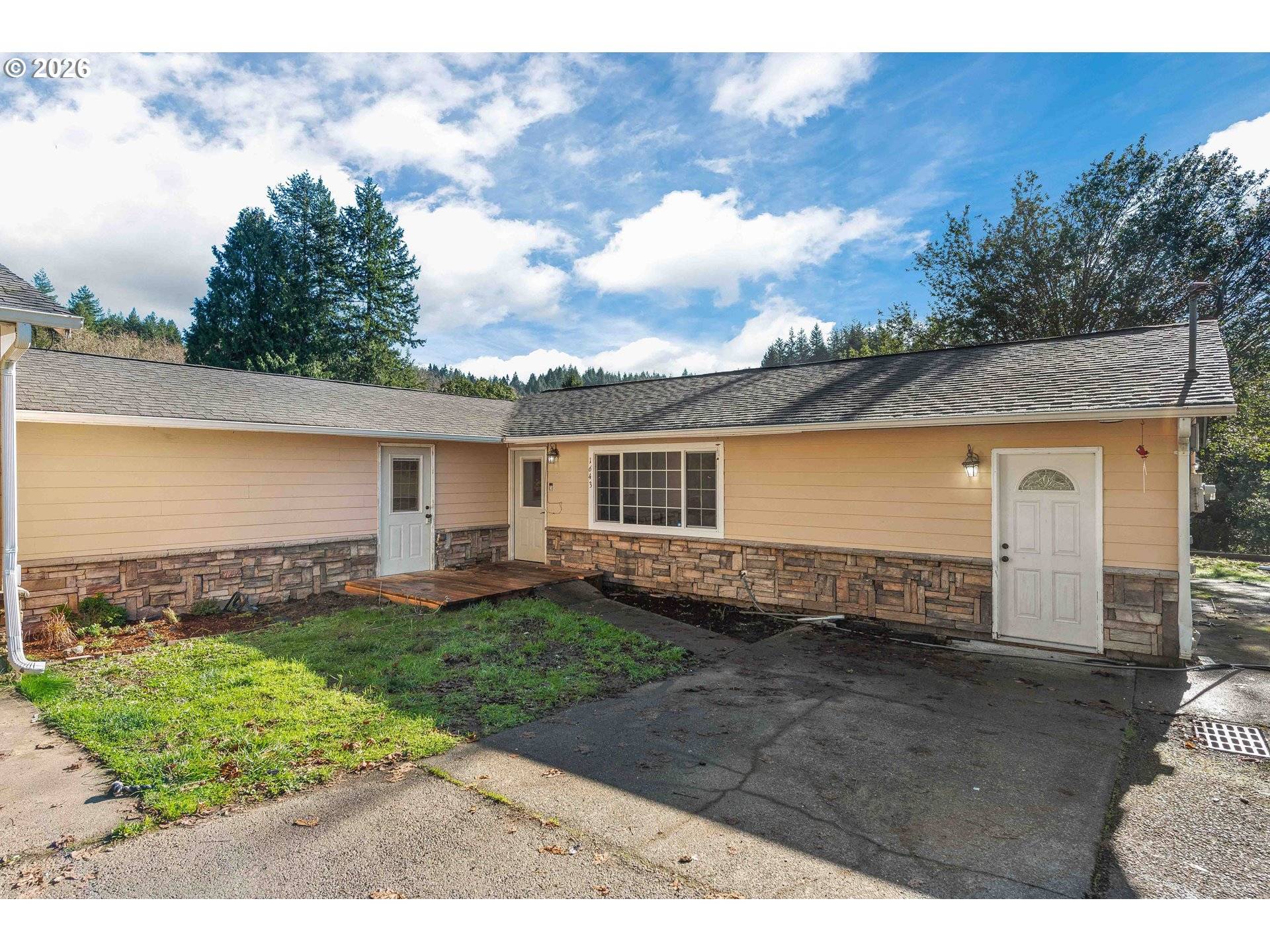 1643 SHELLEY RD, Coquille, OR 97423