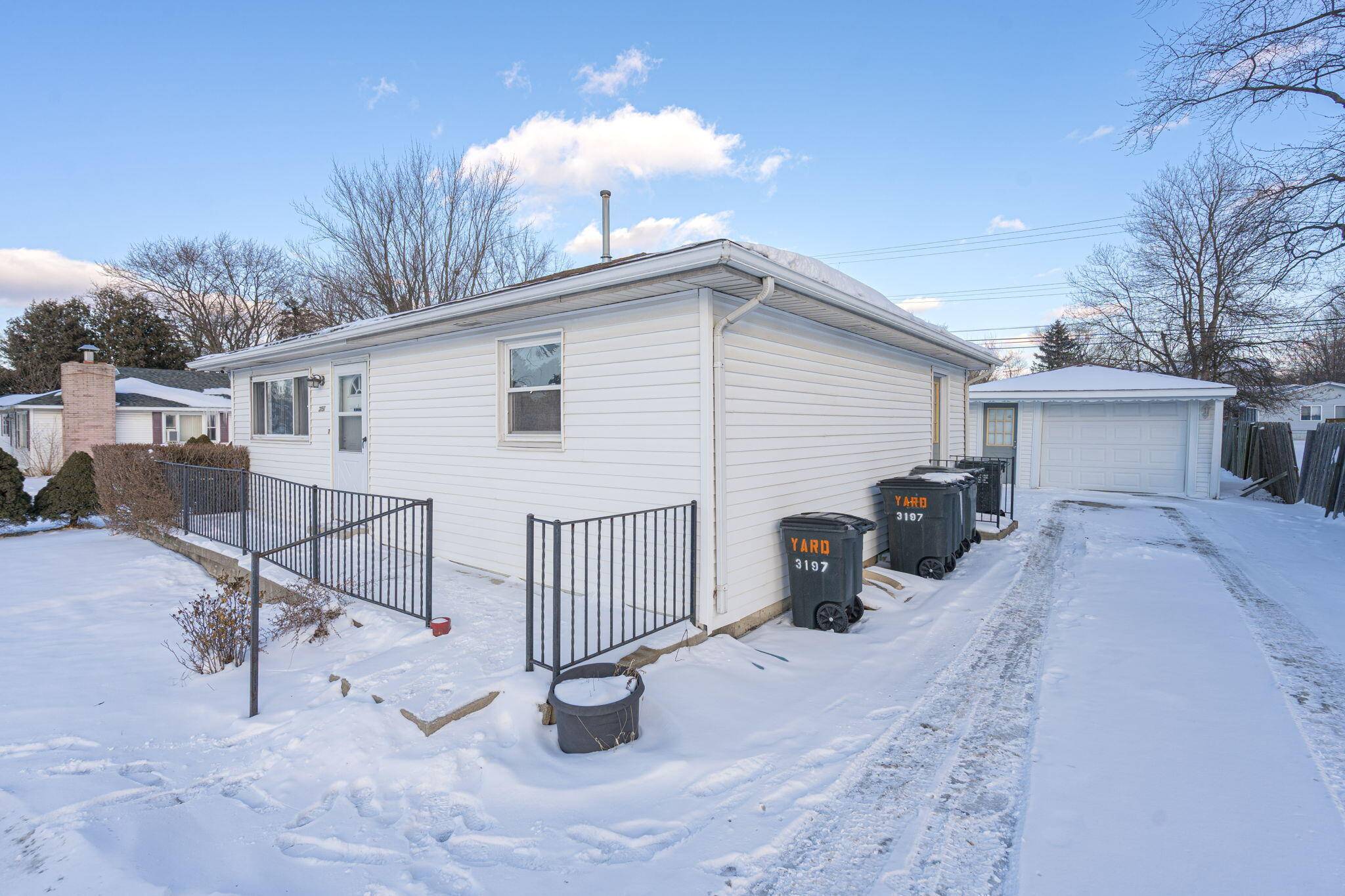 Rochester Hills, MI 48309,3197 Crooks RD