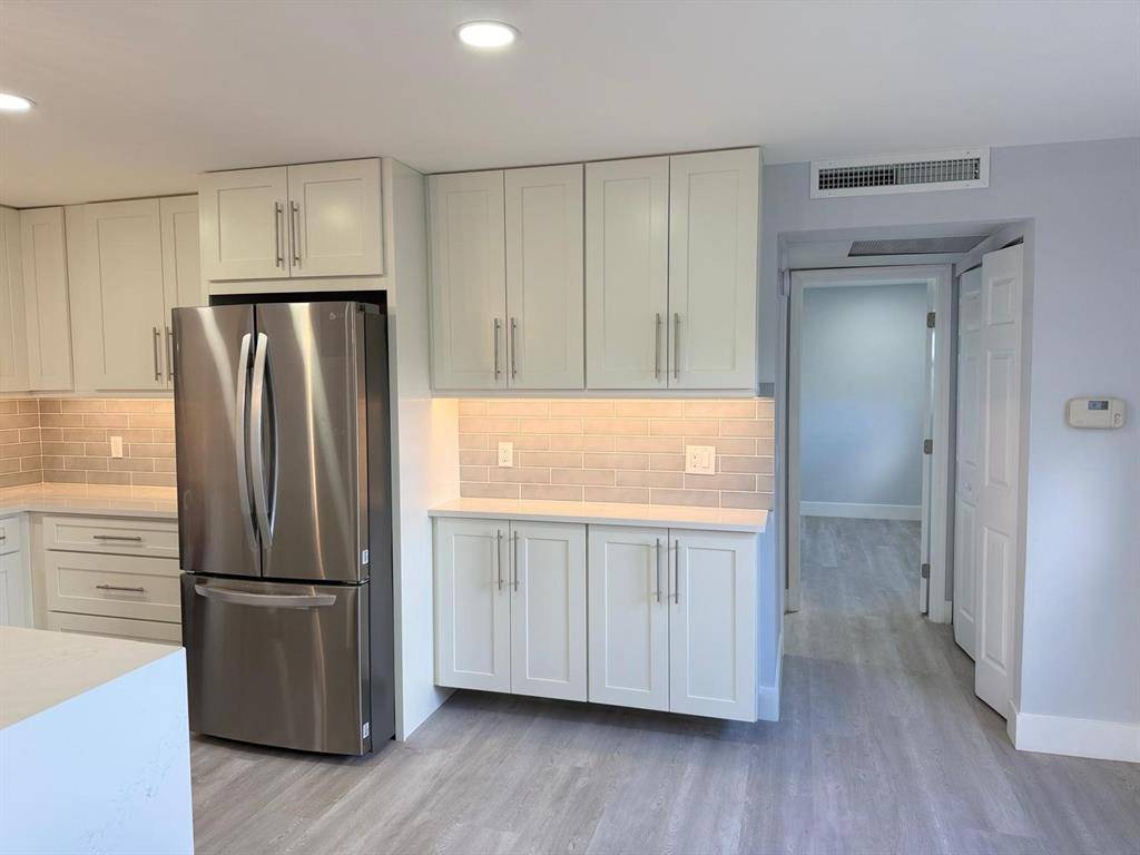 Delray Beach, FL 33446,214 Monaco Dr #214