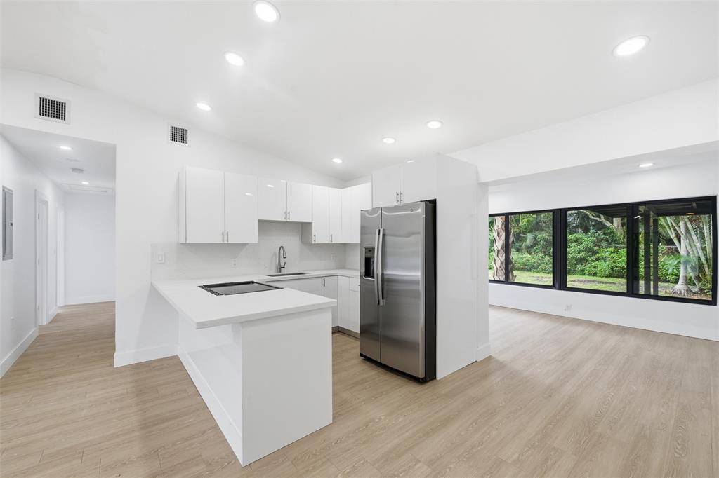 Fort Lauderdale, FL 33315,1824 SW 30th St