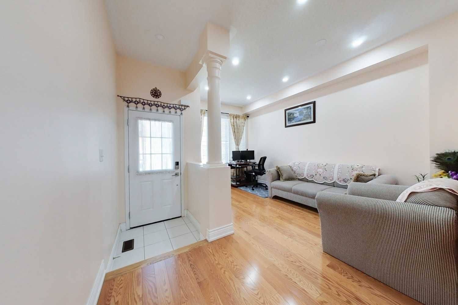 Mississauga, ON L5V 0B9,775 Millworks CRES