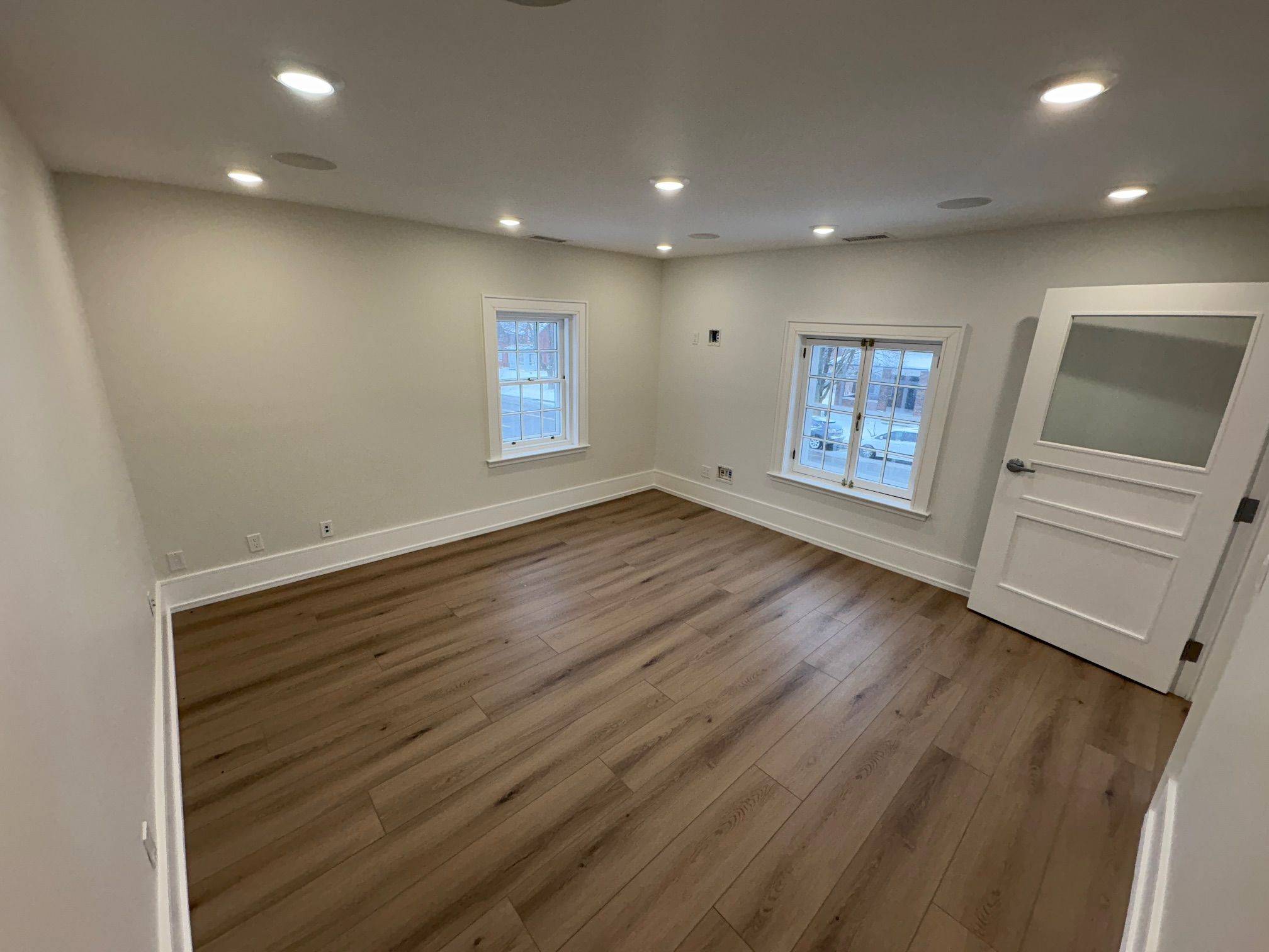 Mississauga, ON L5M 1Y4,13 Thomas ST #2nd Level