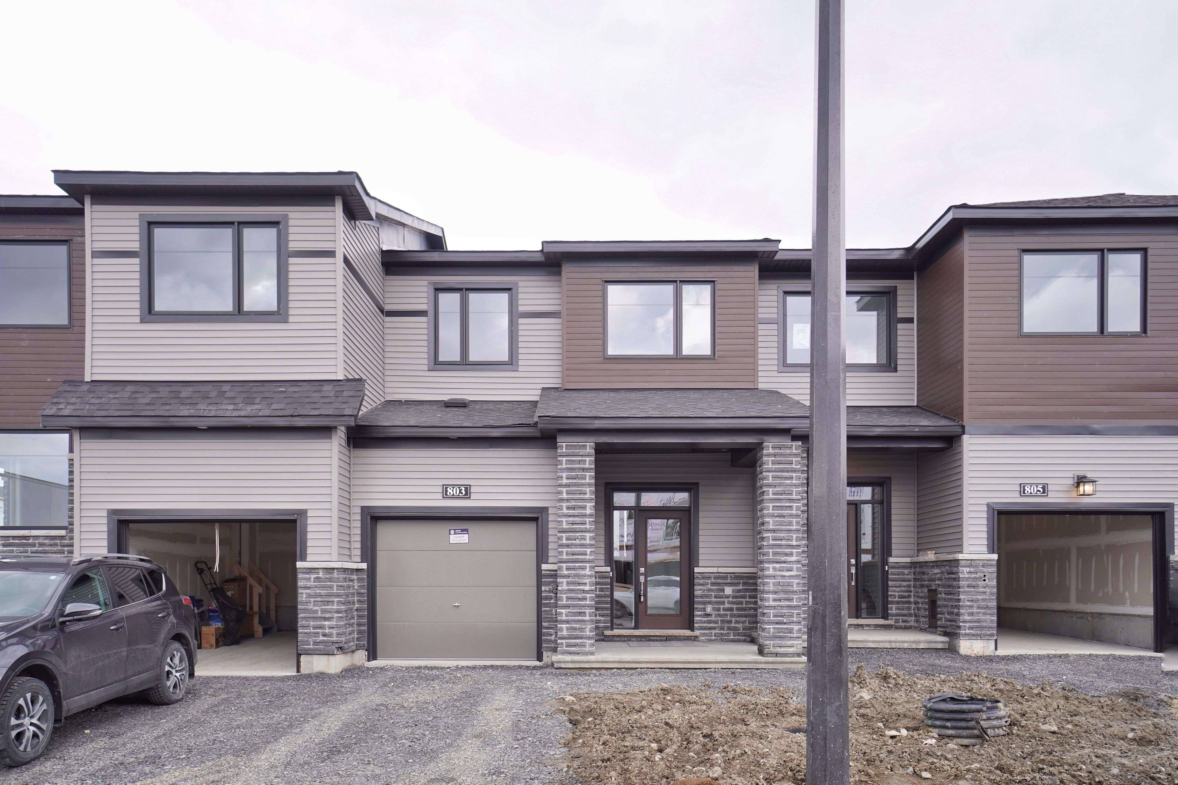Barrhaven, ON K2J 6Z6,803 Everbloom LN