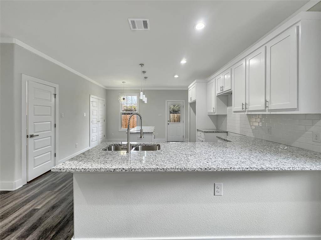 Dallas, TX 75215,3518 Meadow Street