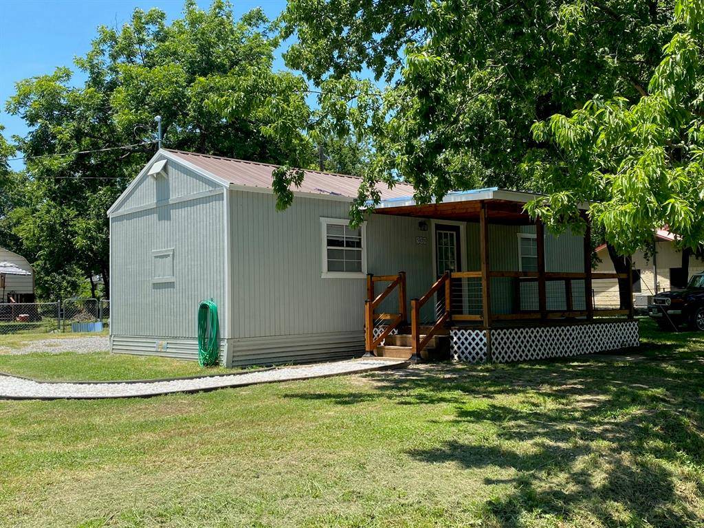 Wolfe City, TX 75496,506 S Austin Street