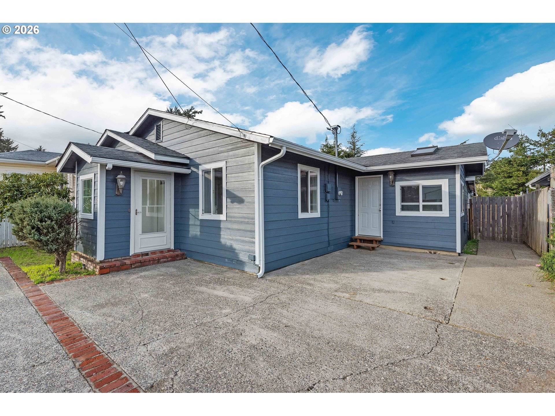 Coos Bay, OR 97420,1326 LAKESHORE DR