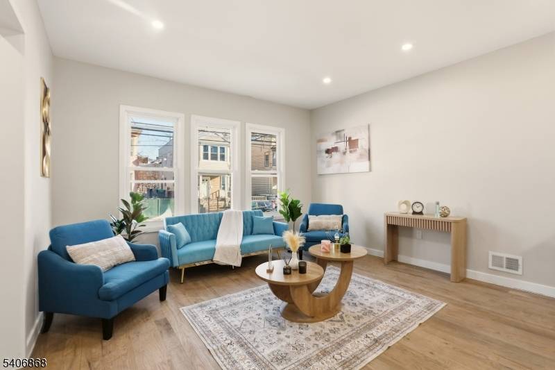 Newark City, NJ 07106,67 Brookdale Ave