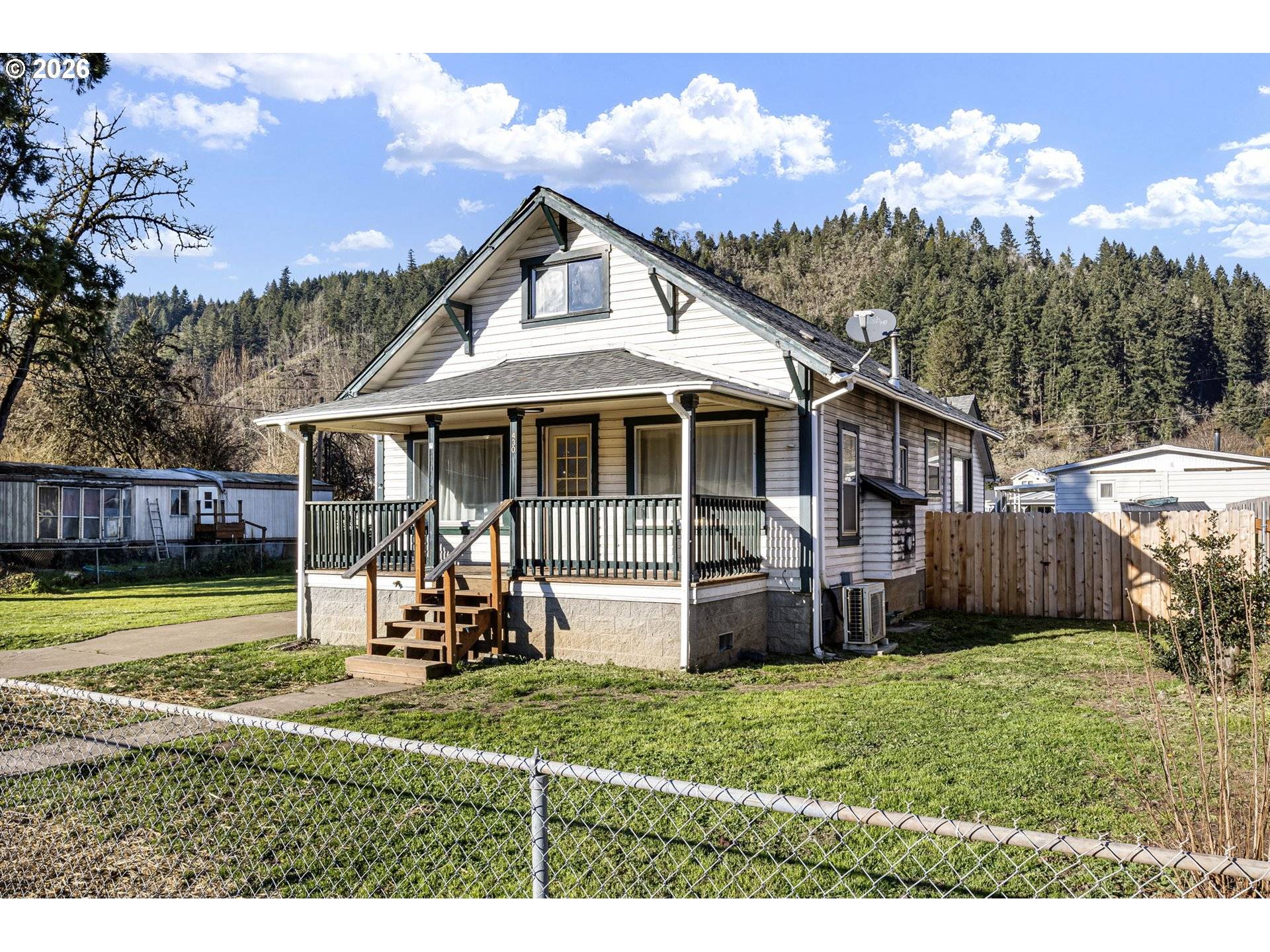 430 DIVISION AVE, Drain, OR 97435