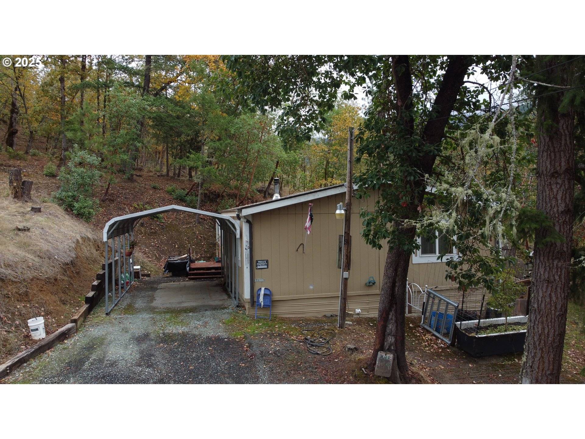 2263 CANYONVILLE RIDDLE RD, Riddle, OR 97469