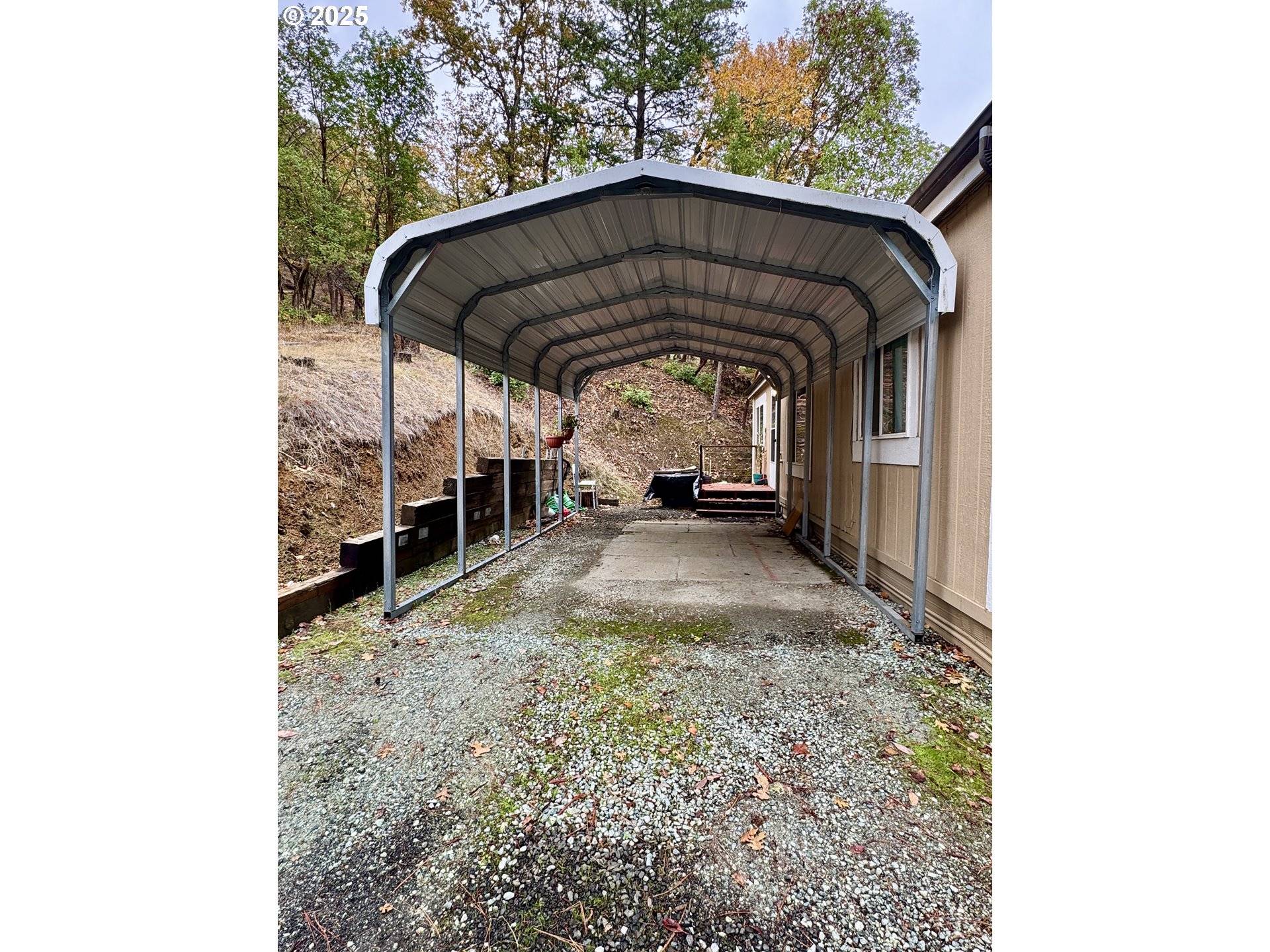 2263 CANYONVILLE RIDDLE RD, Riddle, OR 97469