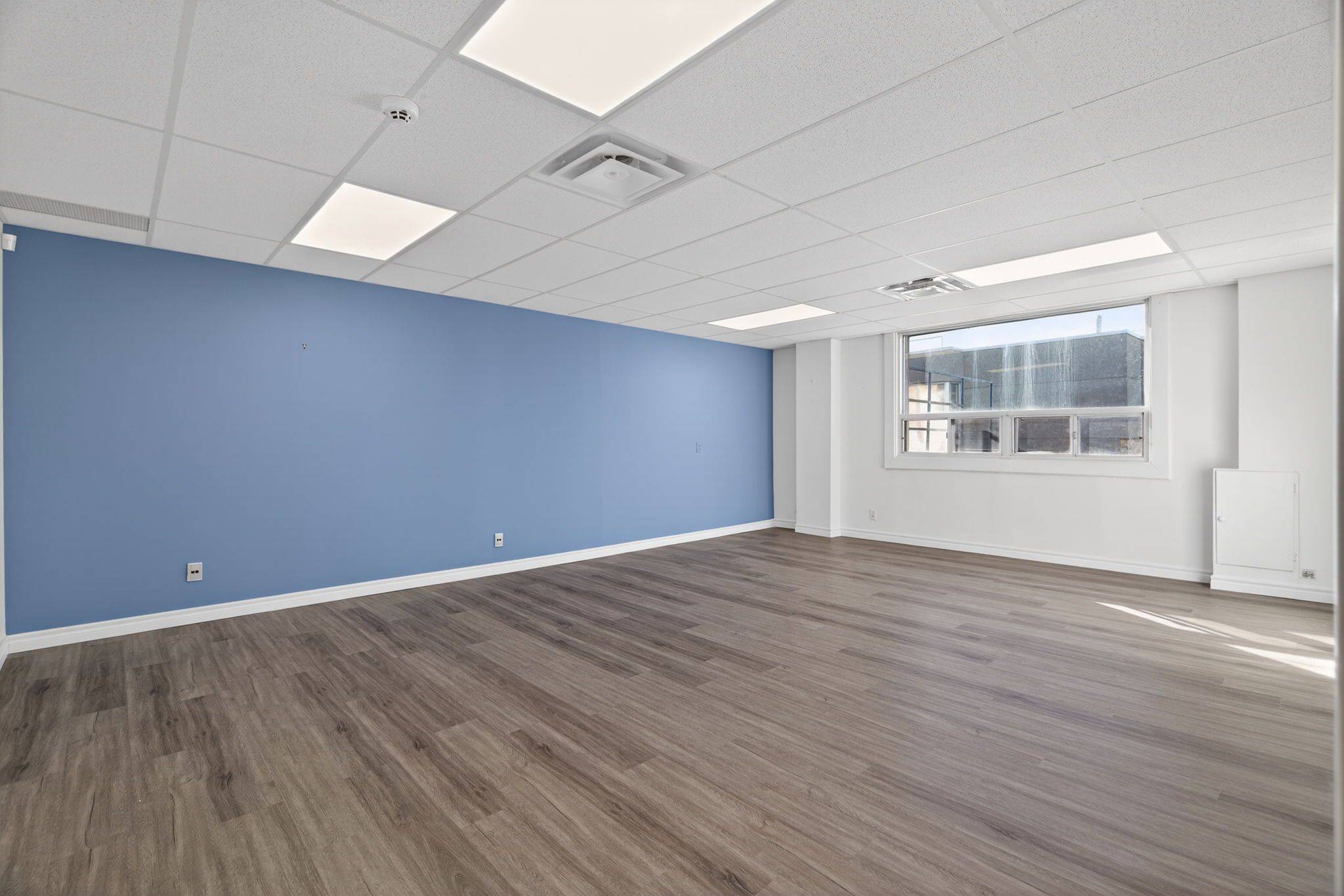 Oakville, ON L6J 1N6,260 Church ST #207