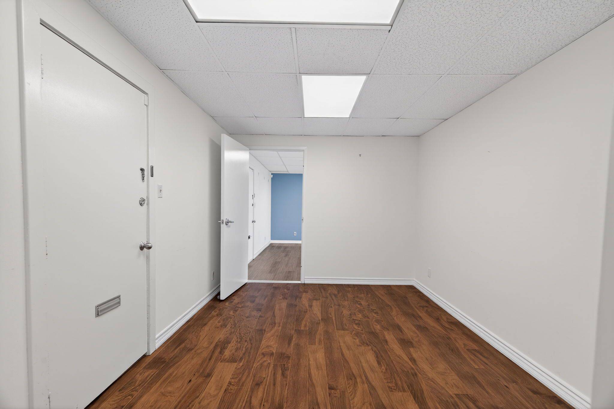 Oakville, ON L6J 1N6,260 Church ST #206