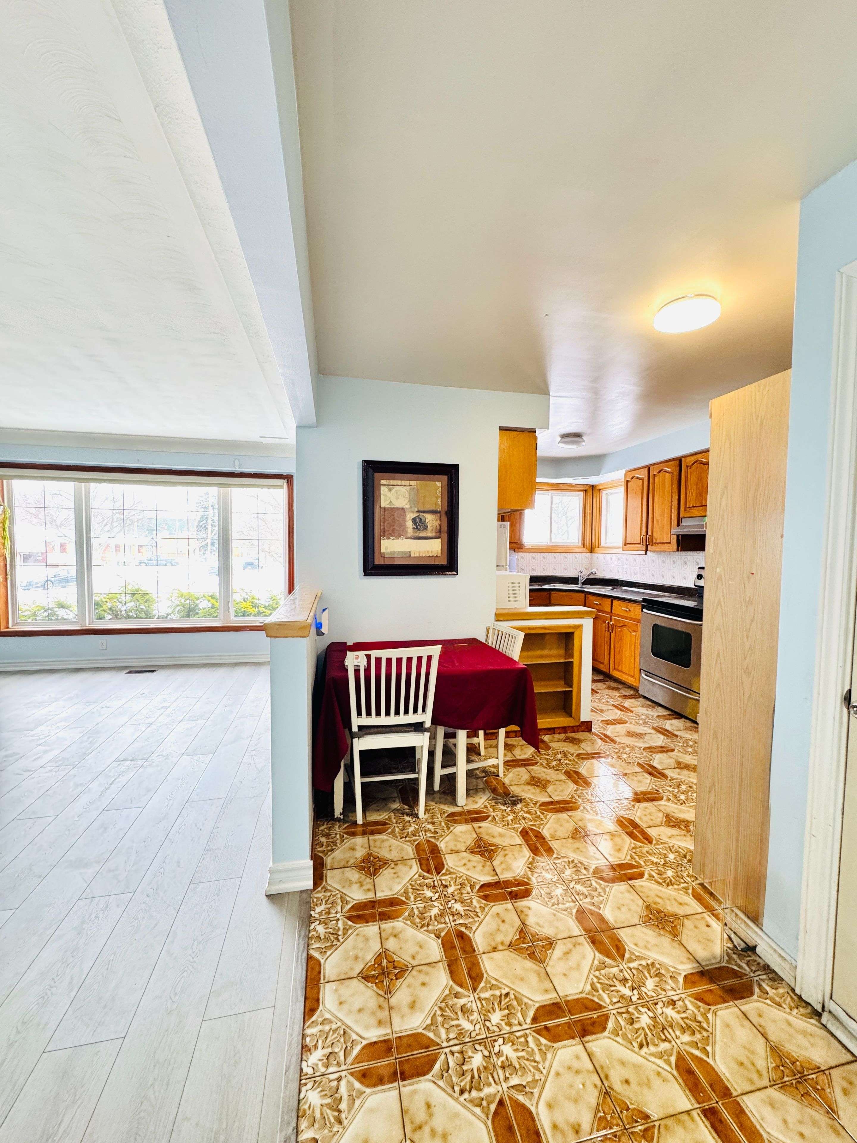 20 Terrace DR, Hamilton, ON L9A 2Y6