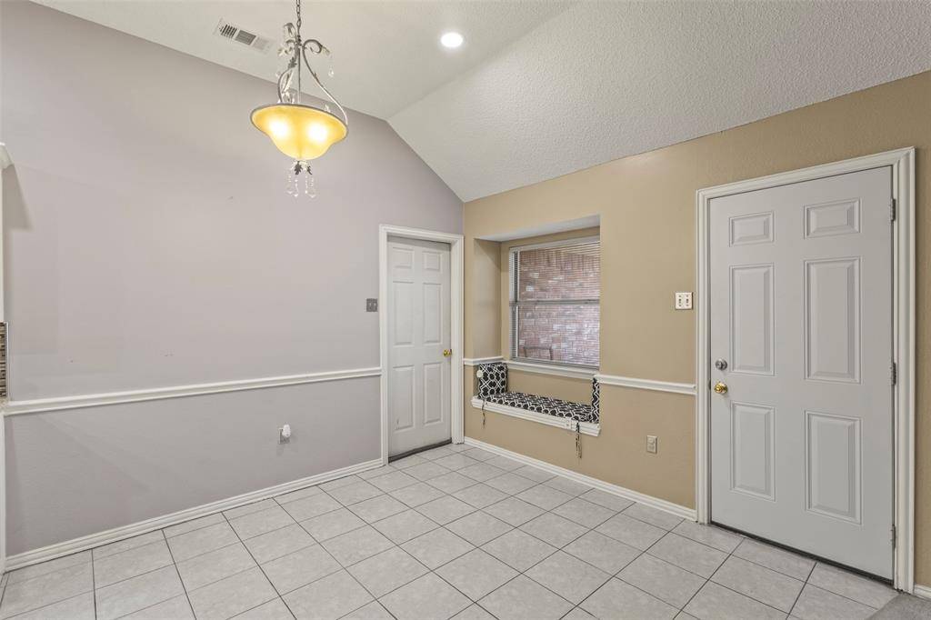 Desoto, TX 75115,853 Woodridge Circle