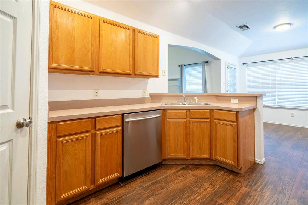 Burleson, TX 76028,908 Chestnut Avenue