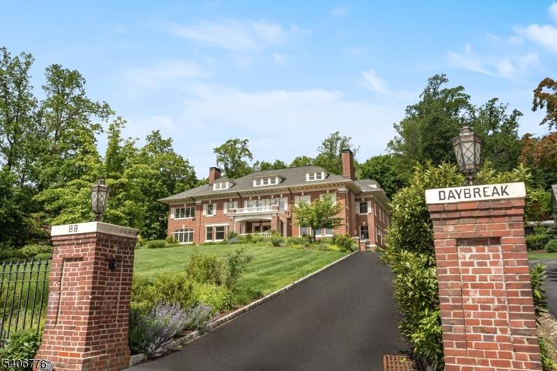 Montclair Twp., NJ 07042,88 SOUTH MOUNTAIN AVENUE