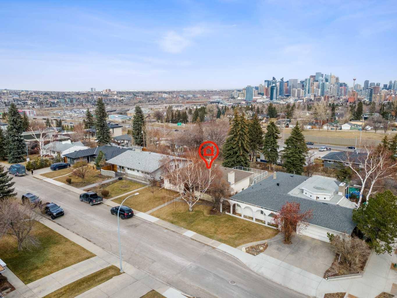 Calgary, AB T3C 2N2,1738 Suffolk ST SW