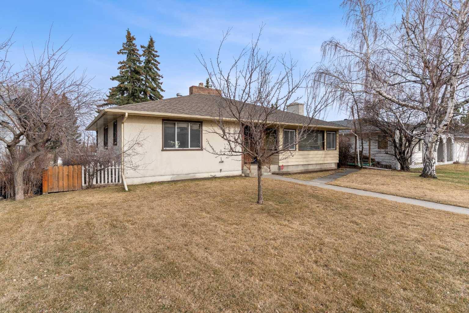 Calgary, AB T3C 2N2,1738 Suffolk ST SW