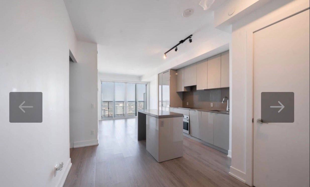 Toronto C01, ON M4Y 0E9,7 Grenville ST E #5206