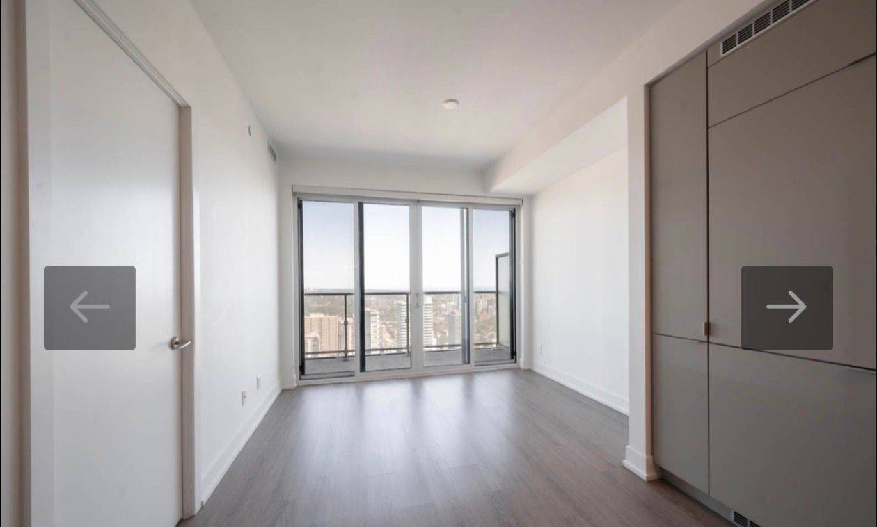 Toronto C01, ON M4Y 0E9,7 Grenville ST E #5206