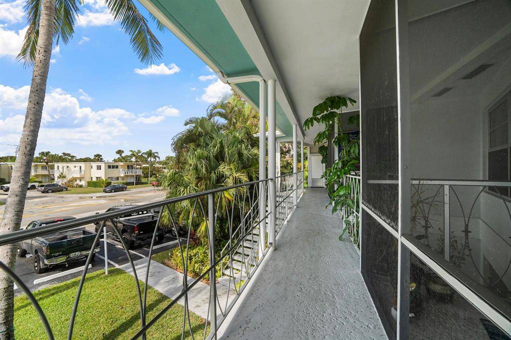 Lighthouse Point, FL 33064,2748 NE 28th Ave #13