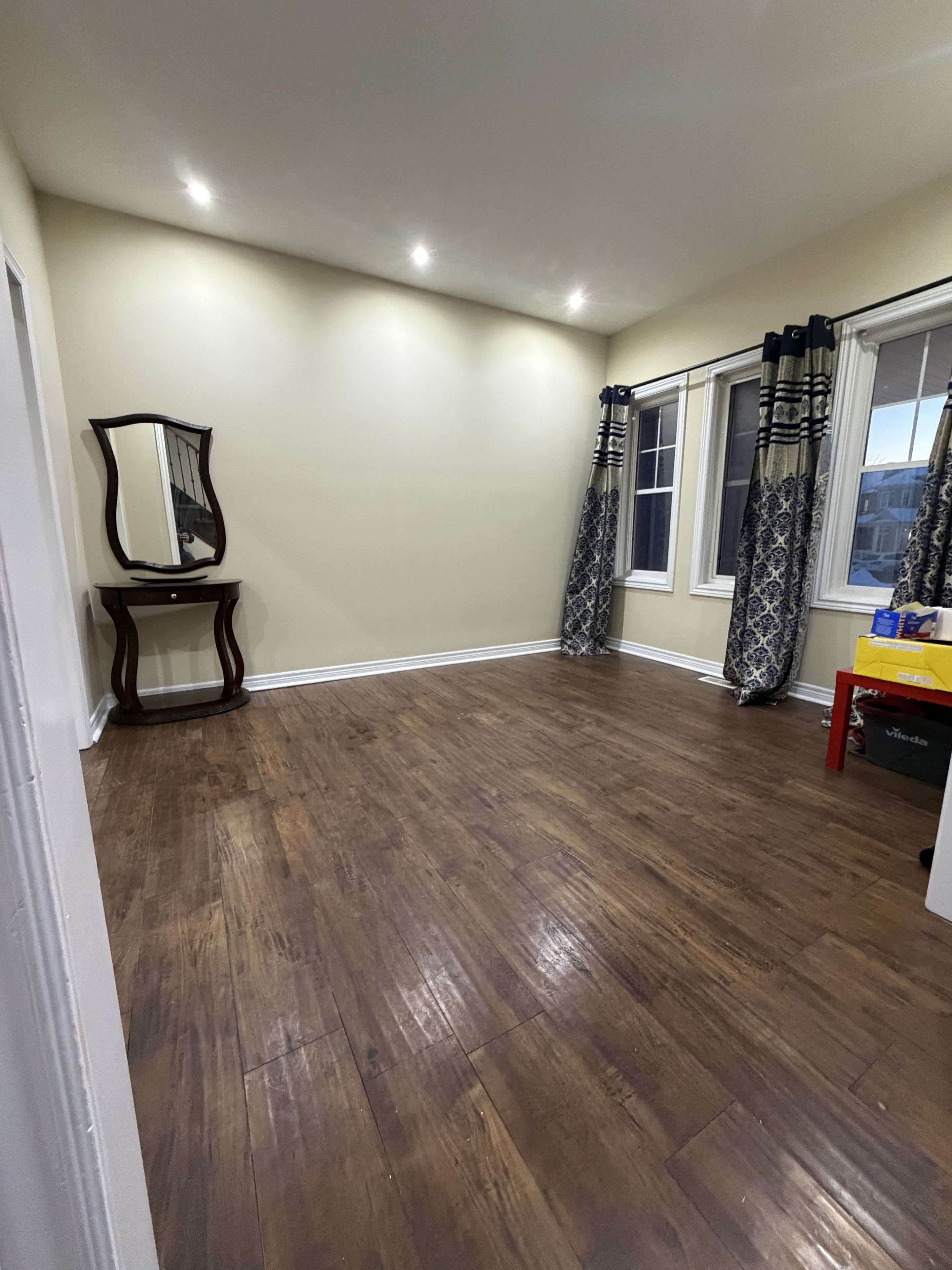 Brampton, ON L6V 4T1,15 Tailfin RD