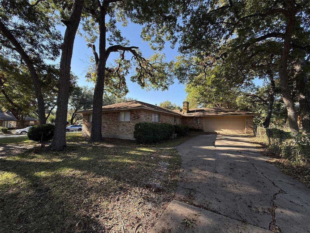 Desoto, TX 75115,301 Lakewood Drive