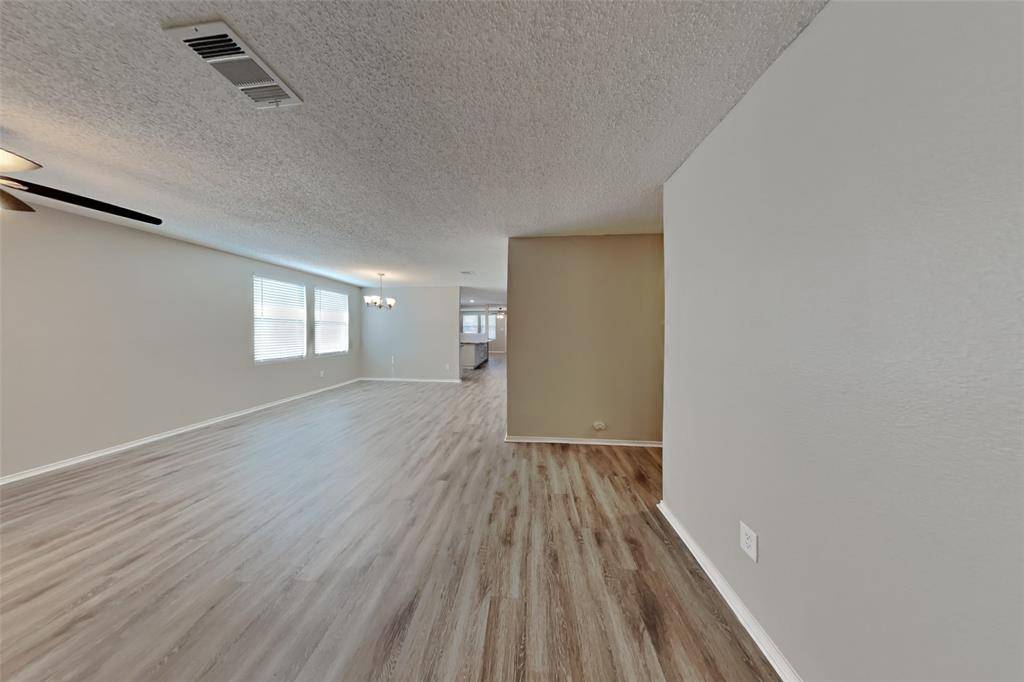 Arlington, TX 76002,601 Silvertop Road