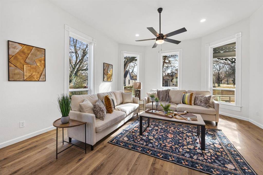 Bonham, TX 75418,520 W 9th Street