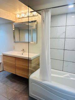 Brampton, ON L6R 3H8,53 Freshspring DR