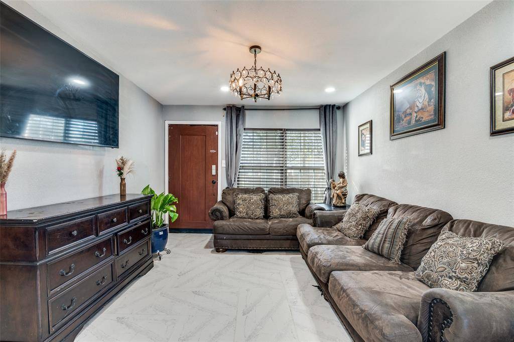 Dallas, TX 75217,650 Pleasant Oaks Drive