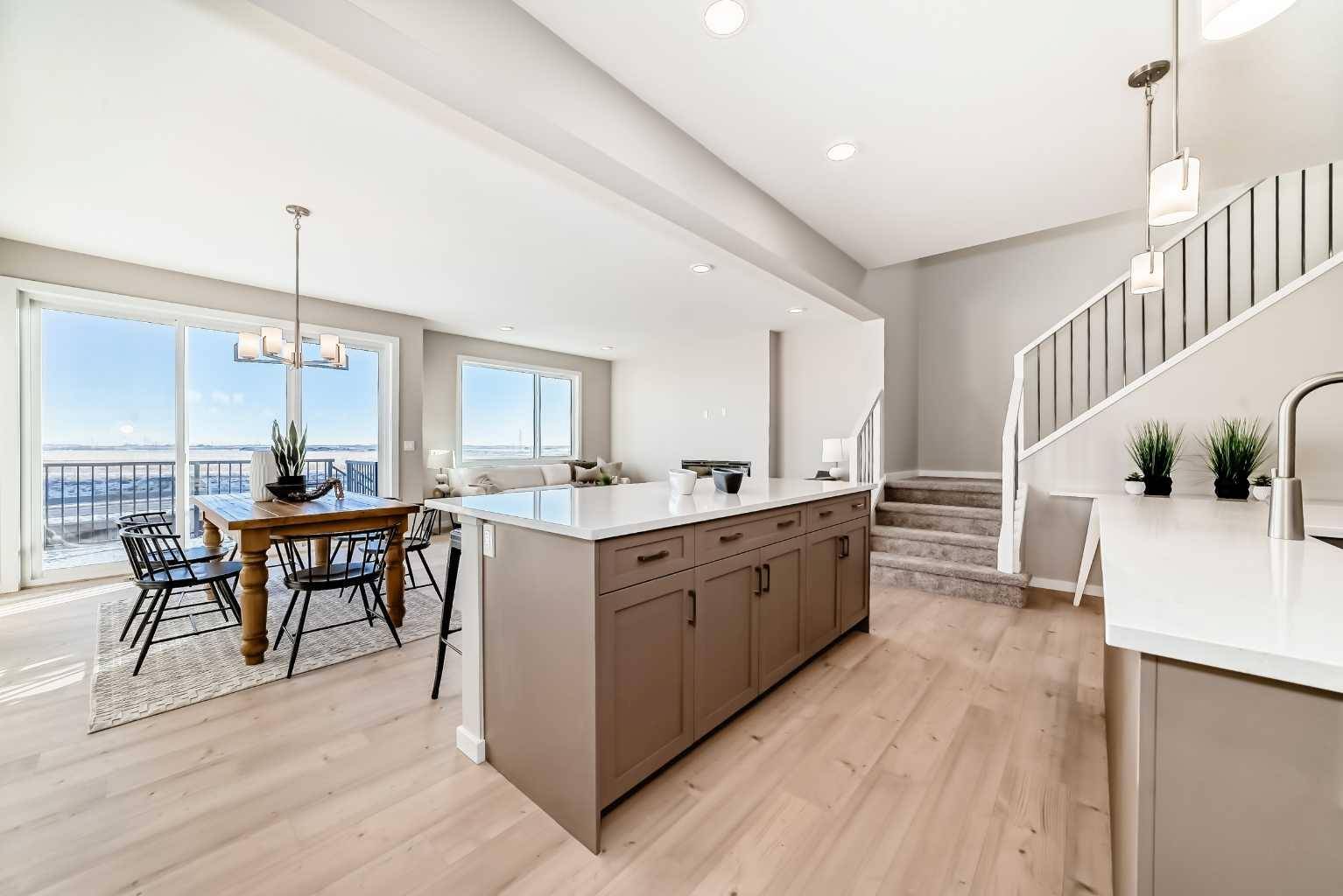 Calgary, AB T3P 2N4,72 Lewisburg Close NE