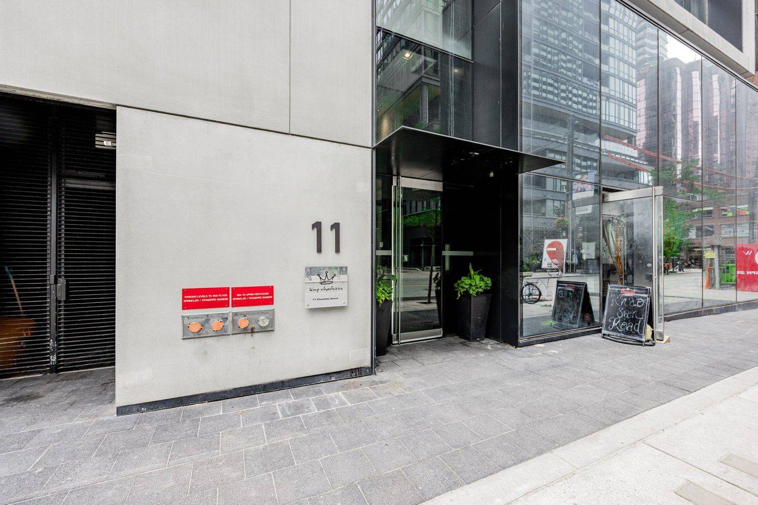 11 Charlotte ST #2404, Toronto C01, ON M5V 0M6