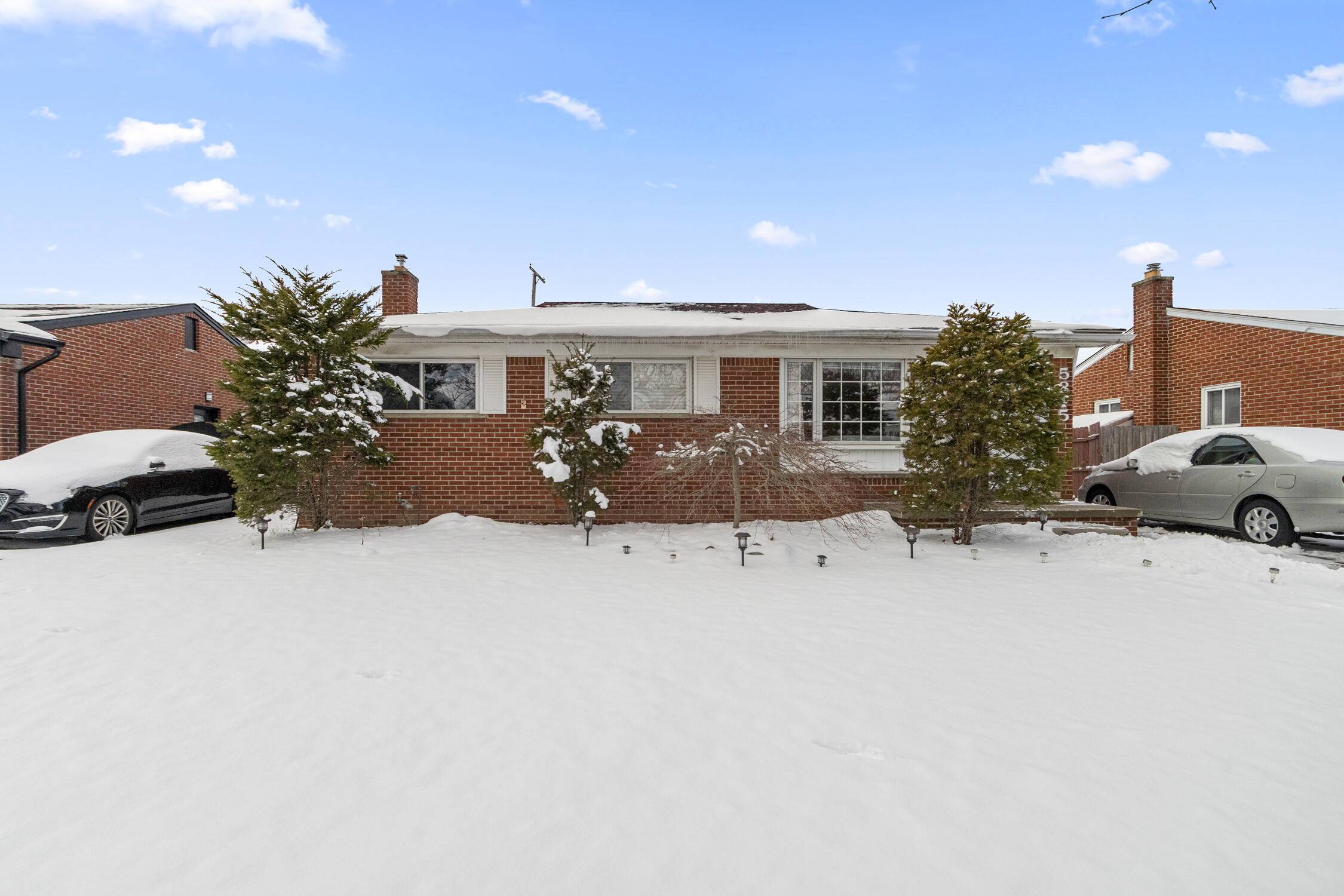 Dearborn Heights, MI 48127,5845 Plainfield ST