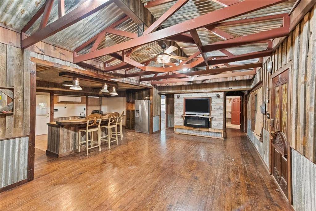 Whitney, TX 76692,109 Bluebonnet Drive