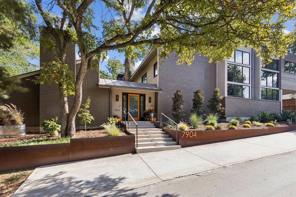 Dallas, TX 75238,7904 Deer Trail Drive