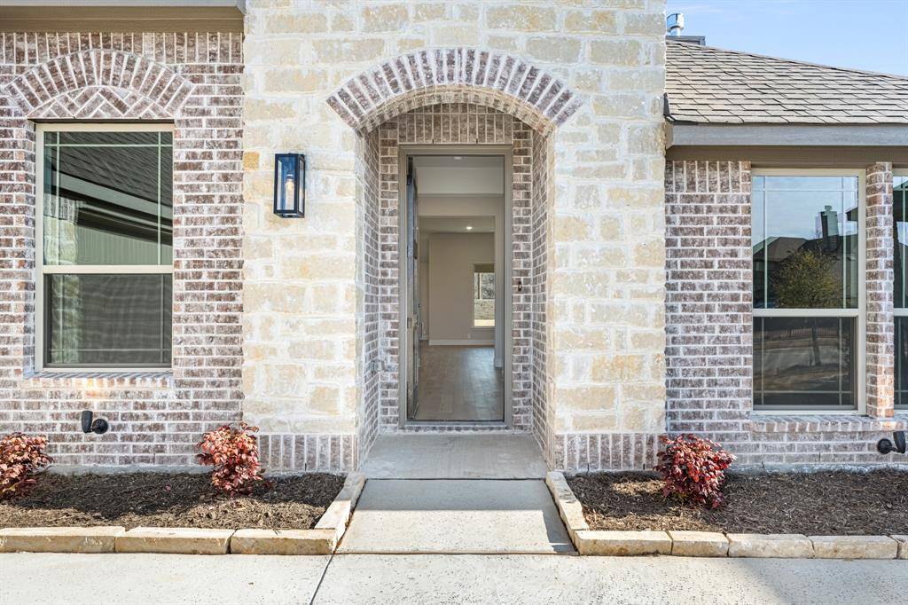 Granbury, TX 76049,355 Paddle Boat Drive