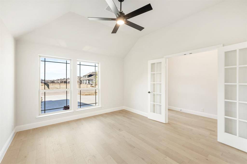 Granbury, TX 76049,355 Paddle Boat Drive