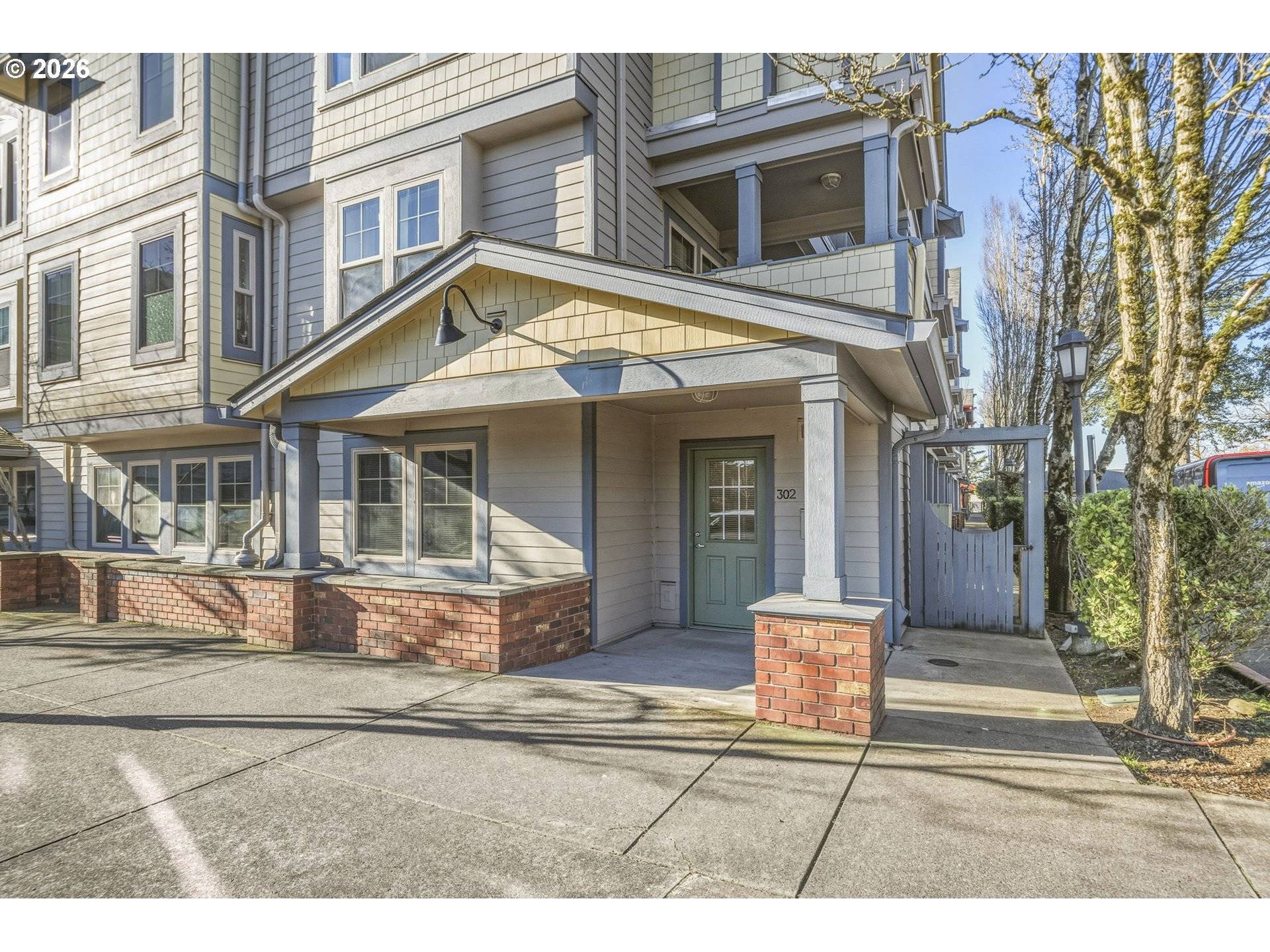 Portland, OR 97220,9837 NE IRVING ST ##302