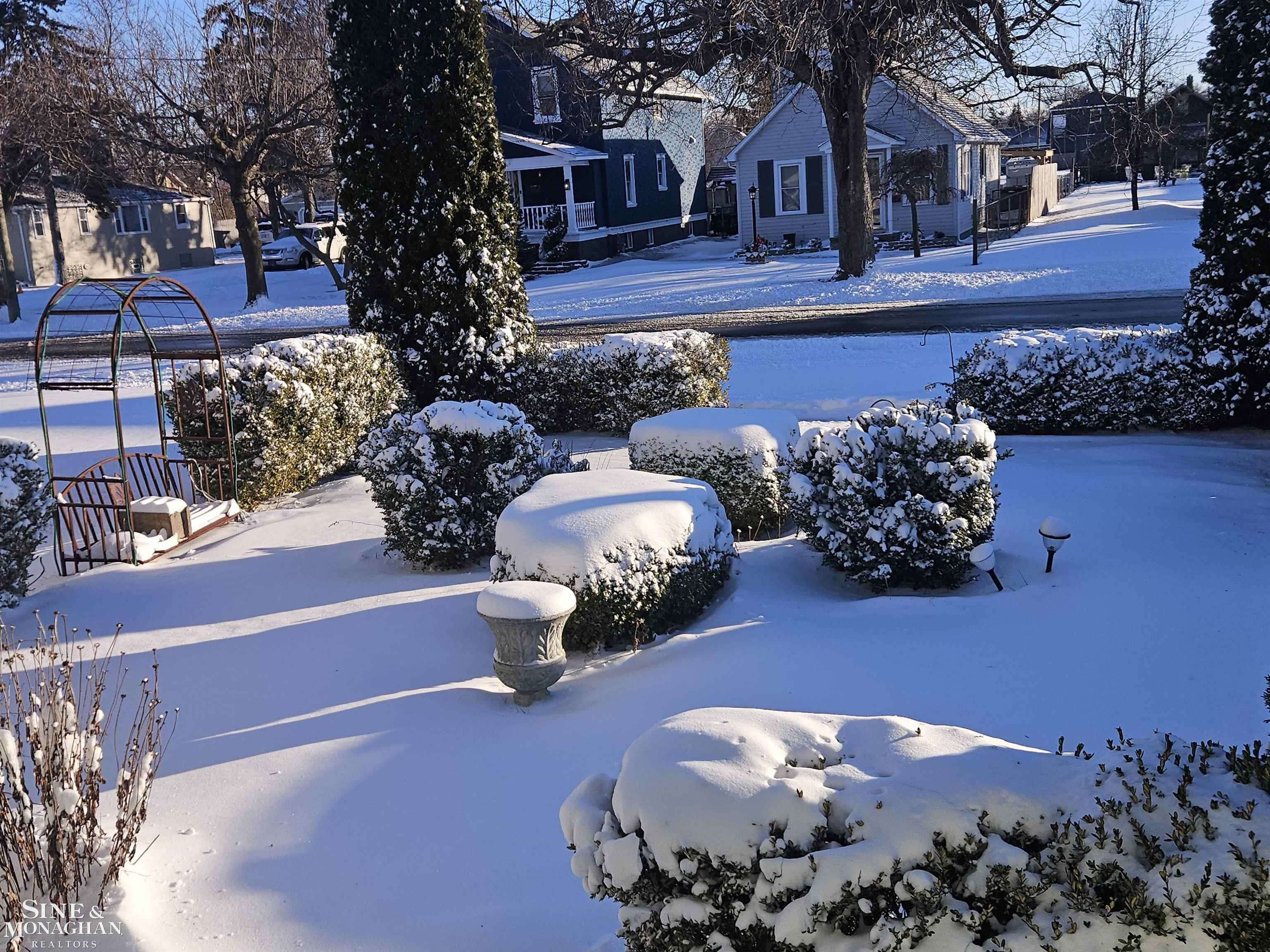 Port Huron, MI 48060,1631 Wells ST