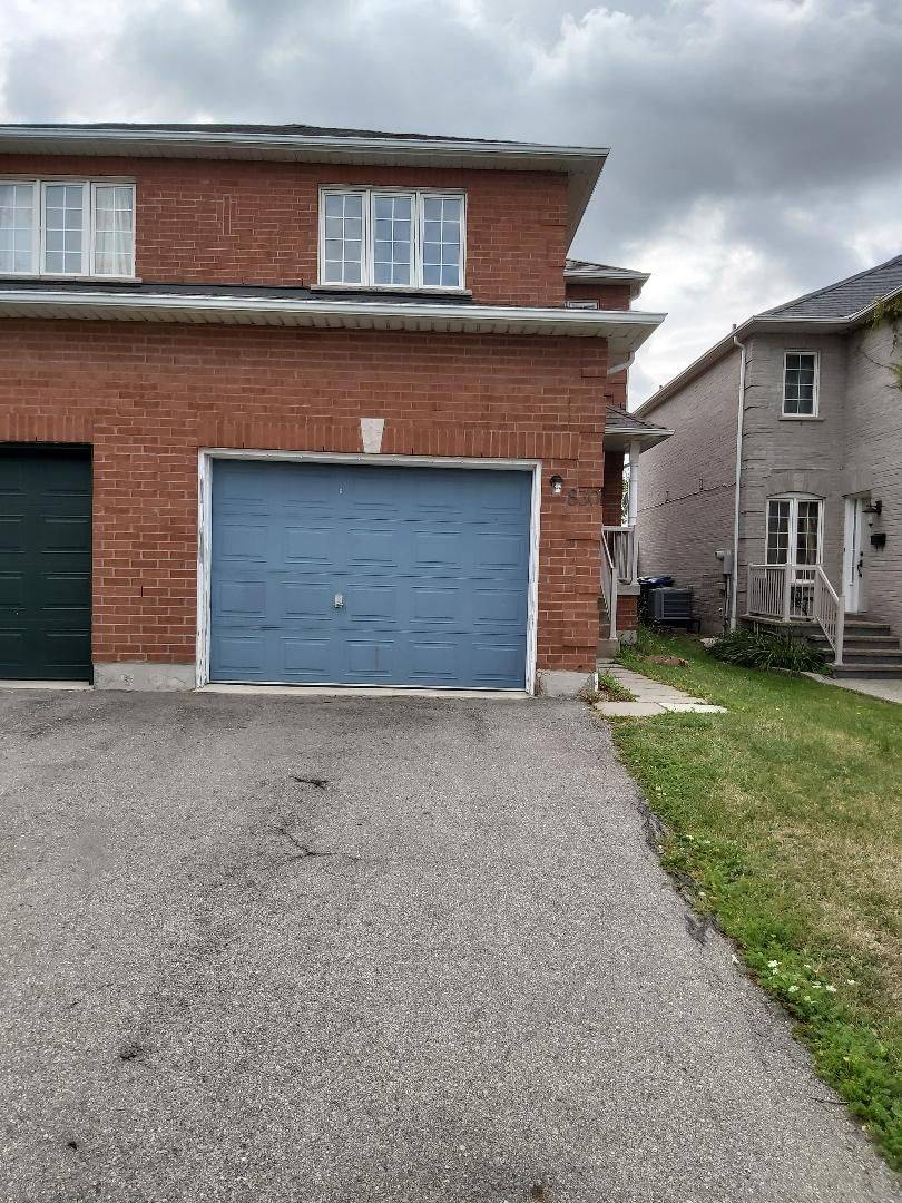 Mississauga, ON L5V 2P2,830 Avonshire CT #Upper and main