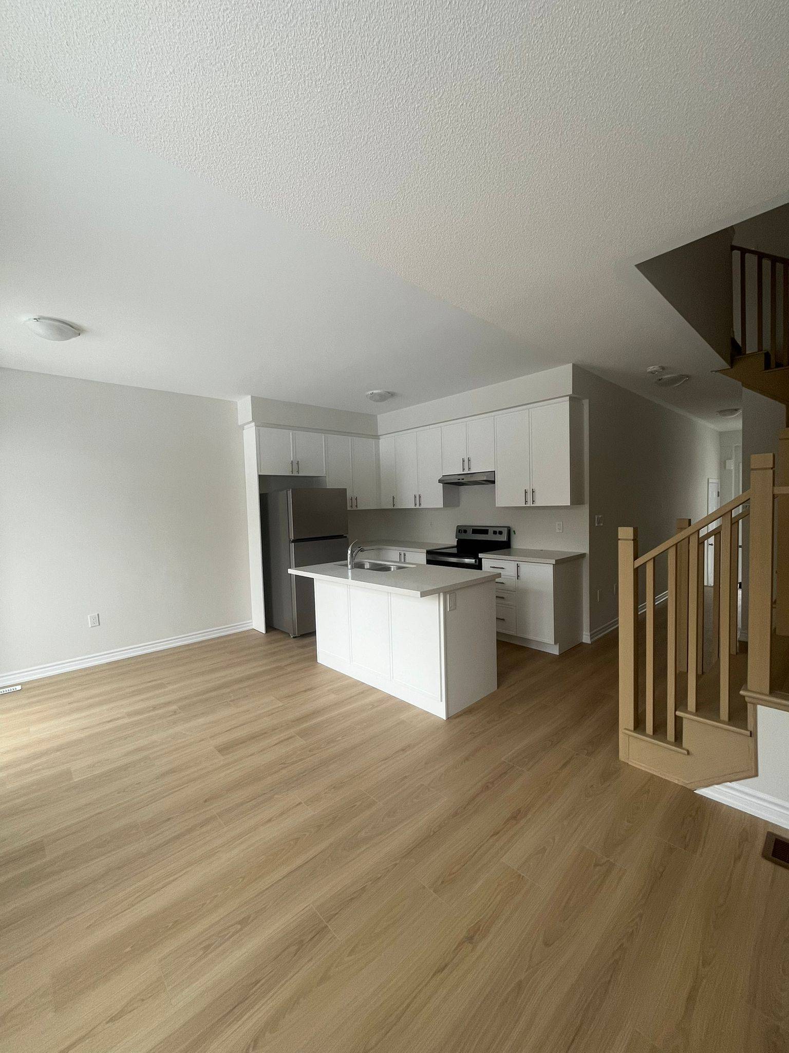 Kawartha Lakes, ON K9V 5V4,79 Watts DR