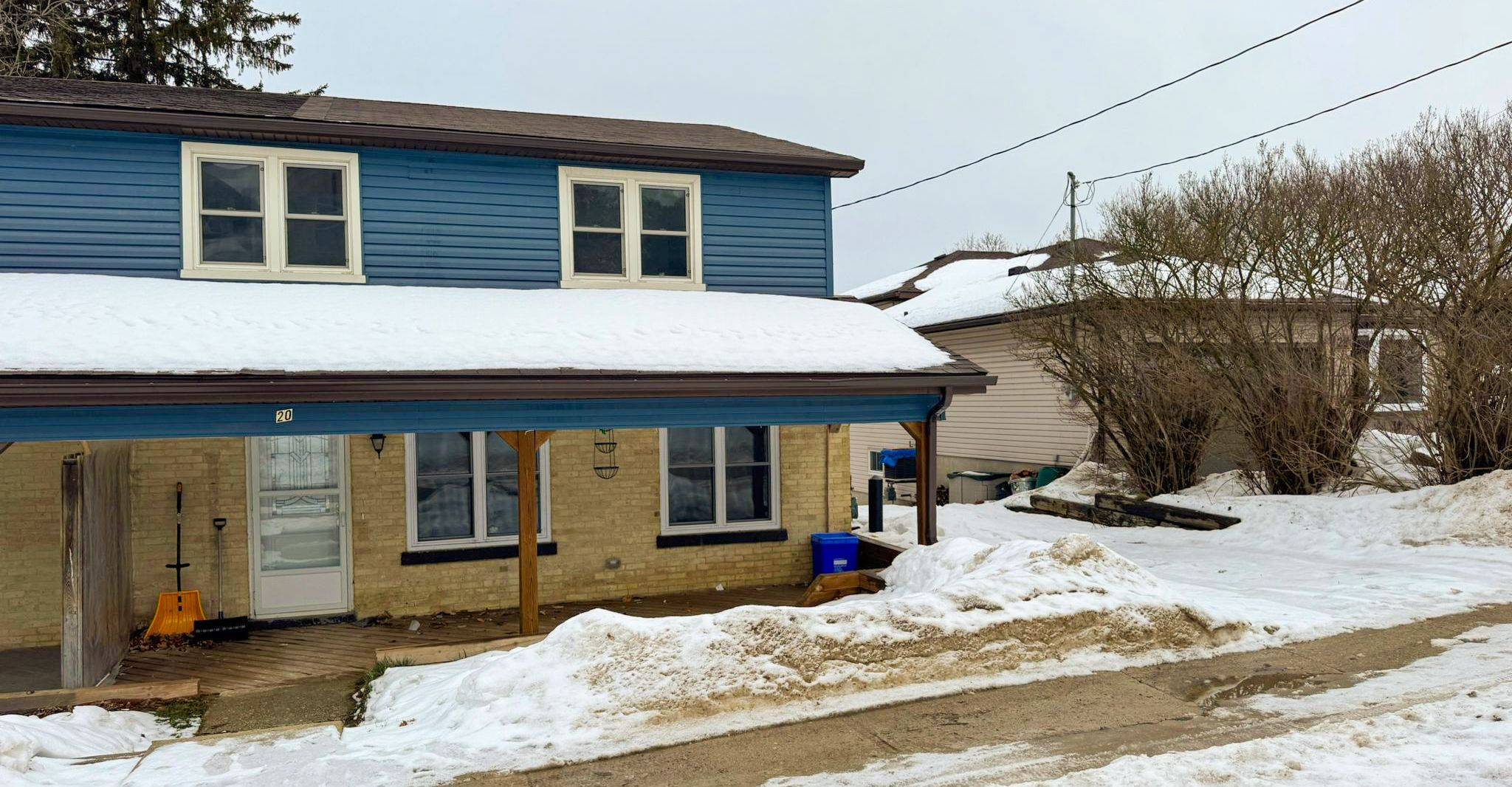 Mapleton, ON N0G 1P0,20 High ST