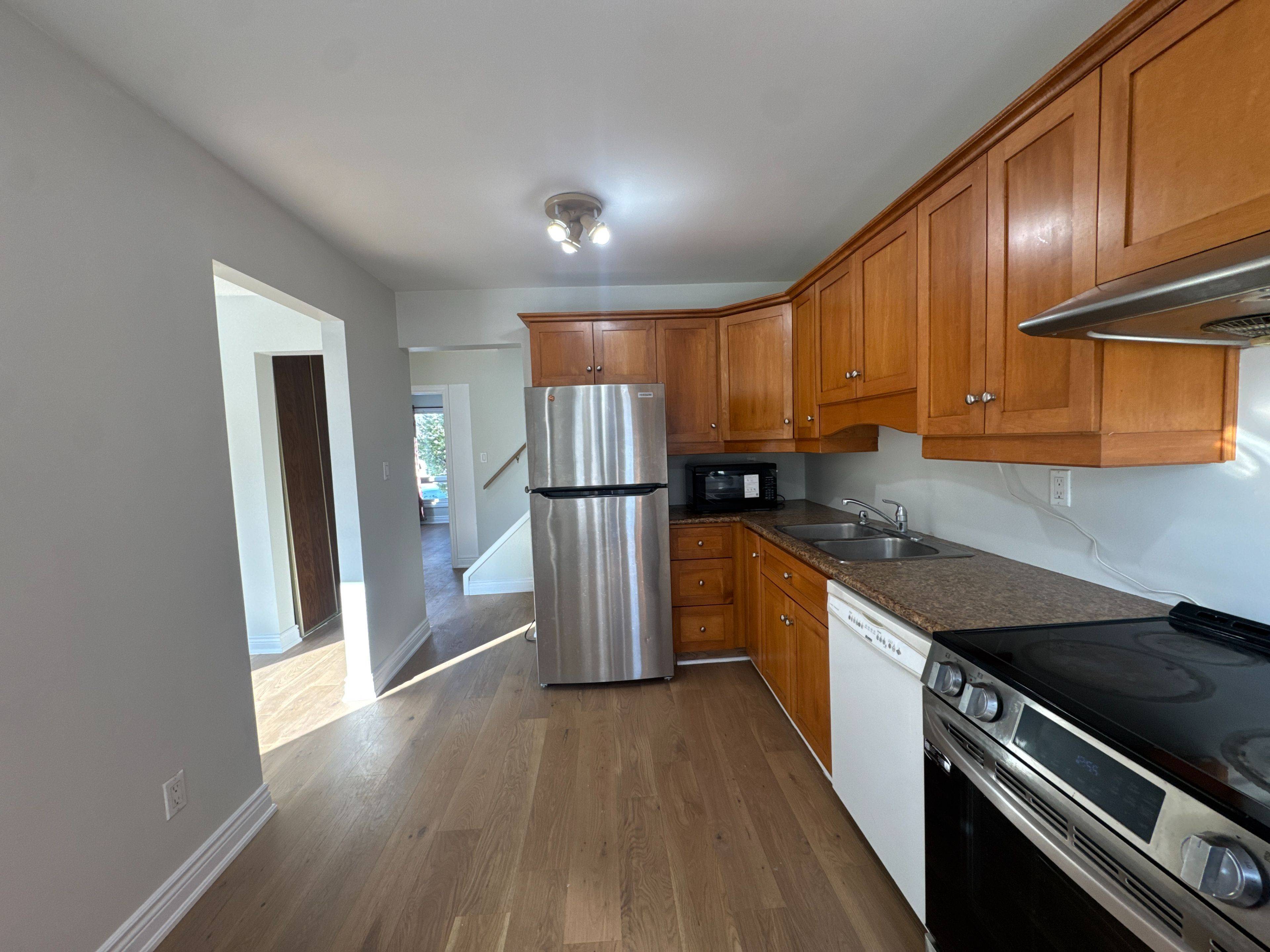 Kitchener, ON N2P 1S2,71 Pathfinder CRES