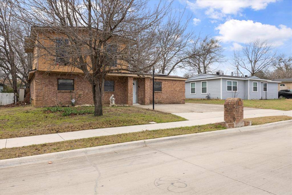 Fort Worth, TX 76105,4628 Burton Avenue